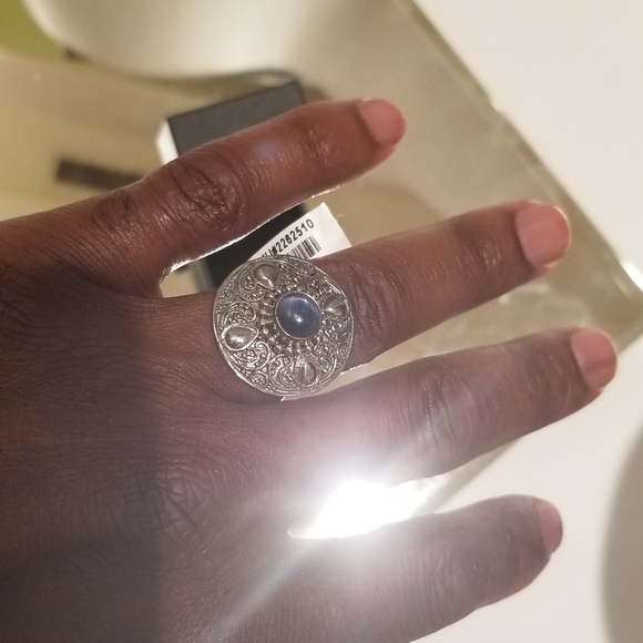 Ring - Picture 3 of 4